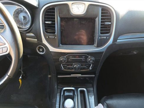 Used 2022 Chrysler 300 Touring L image 22