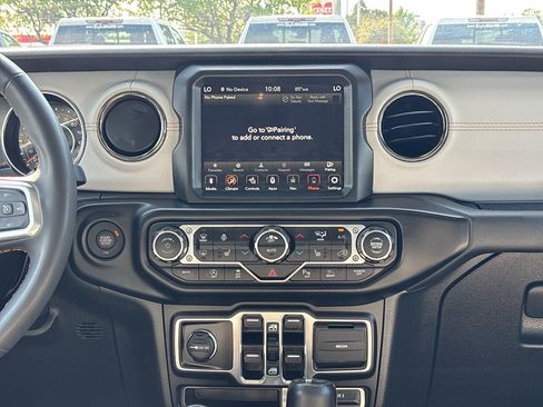 Used 2023 Jeep Wrangler Unlimited Sahara AWD/4WD image 12