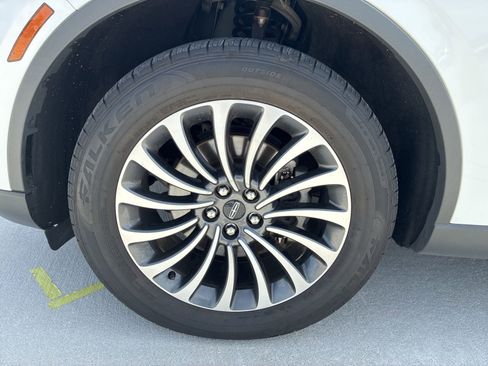 Used 2020 Lincoln Aviator Reserve w/ Equipment Group 201A AWD/4WD image 13