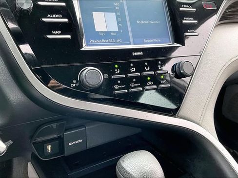 Used 2020 Toyota Camry LE FWD image 23