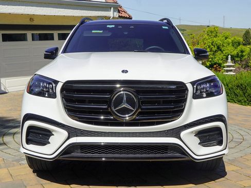 Used 2024 Mercedes-Benz GLS 450 4MATIC image 13