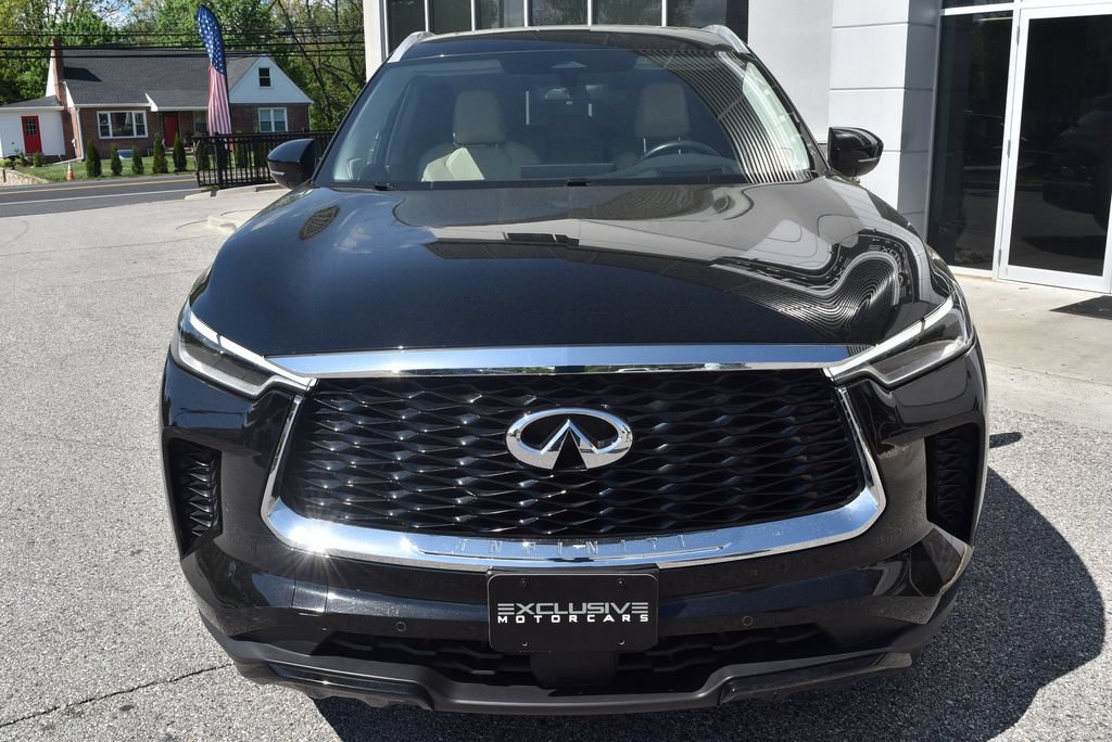 Used 2023 INFINITI QX60 Luxe w/ Vision Package AWD/4WD image 3