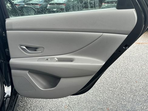 Used 2025 Hyundai Elantra SEL FWD image 16