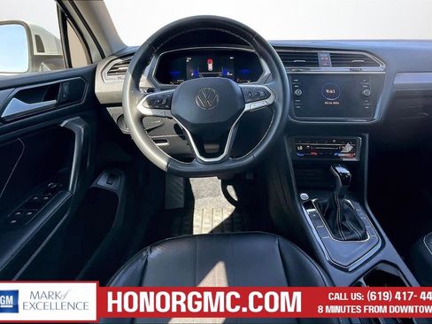 Used 2022 Volkswagen Tiguan SE image 8