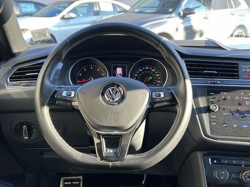 Certified 2021 Volkswagen Tiguan SE R-Line AWD/4WD image 15