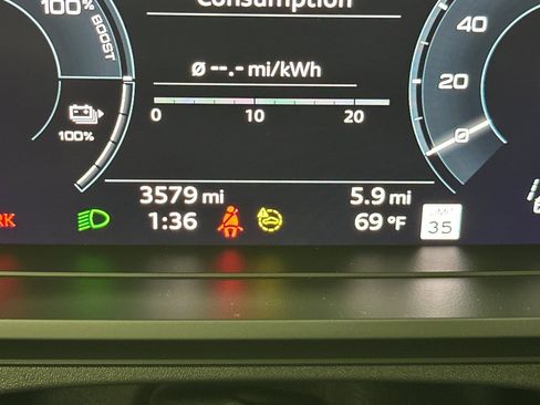 Used 2024 Audi Q4 e-tron Premium Plus image 23