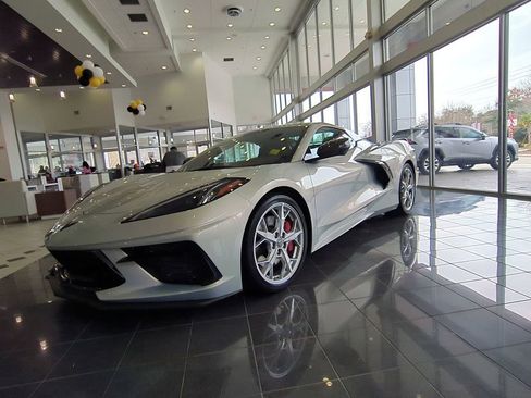 Used 2021 Chevrolet Corvette Stingray Premium Conv w/ Z51 Performance Package image 2