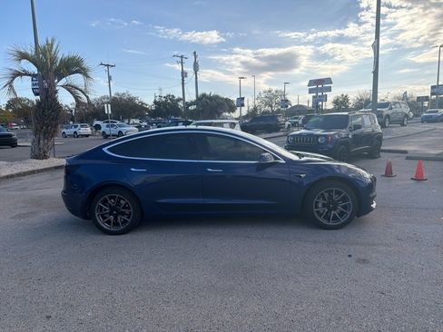 Used 2020 Tesla Model 3 Standard Range Plus image 8