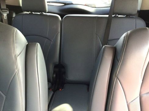 Used 2020 Buick Enclave Essence image 33