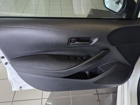 Used 2022 Toyota Corolla LE FWD image 15