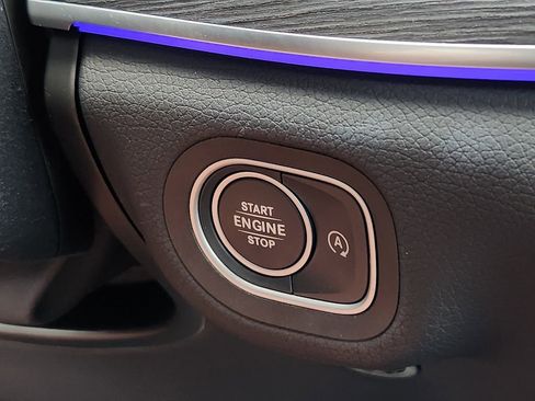 Used 2025 Mercedes-Benz GLE 350 4MATIC image 19