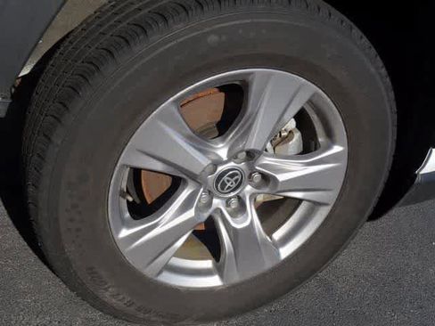 Used 2025 Toyota RAV4 XLE image 25