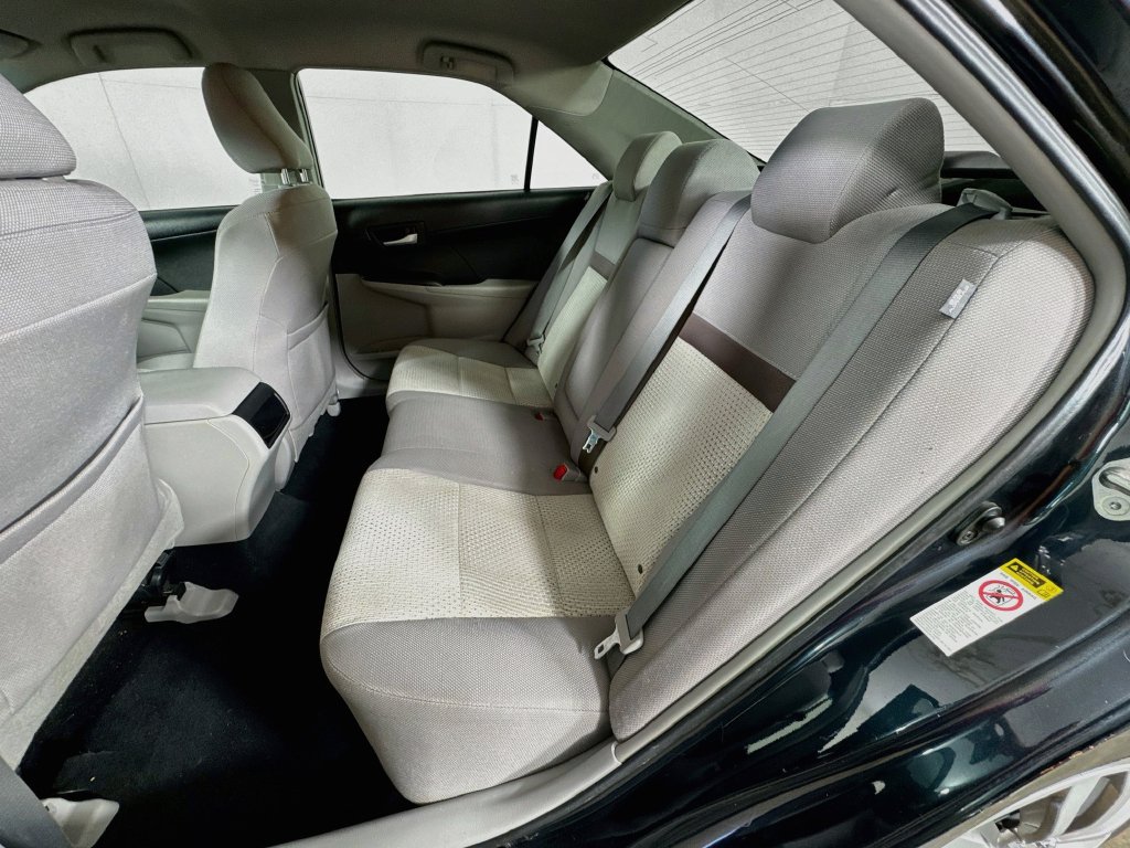 Used 2013 Toyota Camry LE FWD image 26