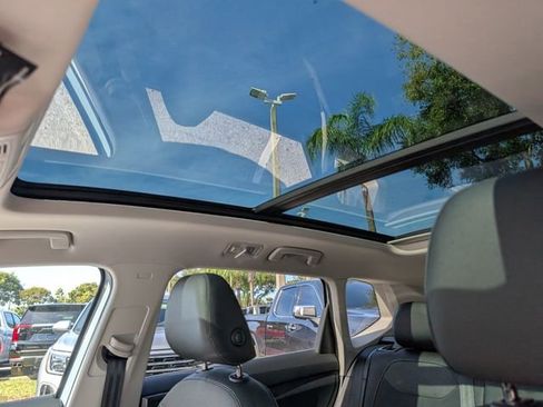 New 2026 Volkswagen Taos SE FWD image 13