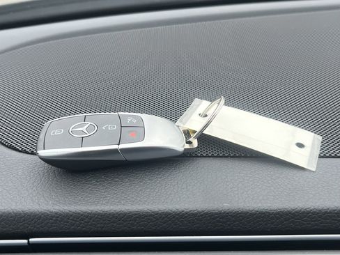 Used 2025 Mercedes-Benz GLE 450 GLE 450 image 31