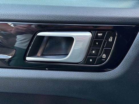 Used 2020 Porsche Cayenne S w/ Premium Package image 26