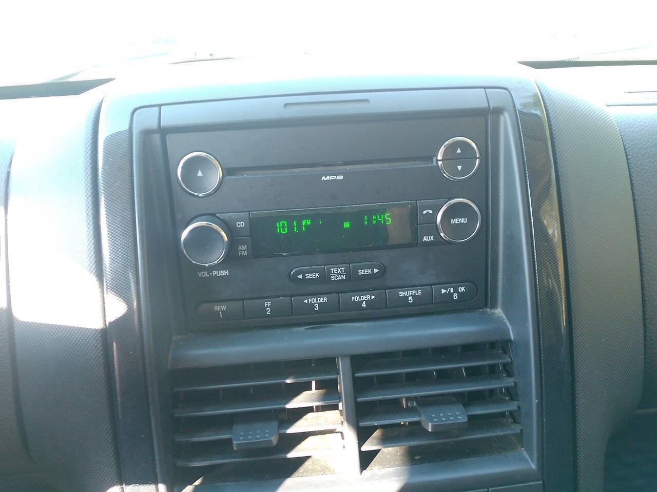 Used 2010 Ford Explorer XLT AWD/4WD image 34