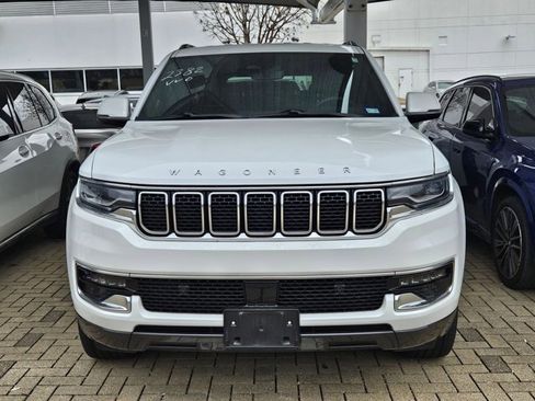 Used 2022 Jeep Wagoneer Series I image 2