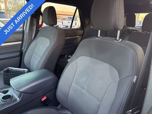 Used 2018 Ford Explorer XLT w/ Equipment Group 201A image 6