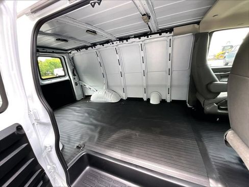New 2026 Chevrolet Express 2500 w/ Enhanced Convenience Package RWD image 15