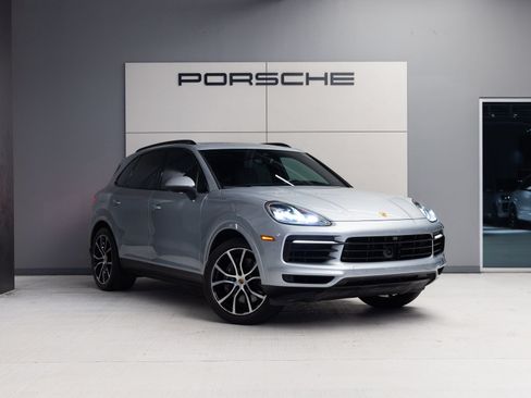 Certified 2023 Porsche Cayenne AWD/4WD image 9