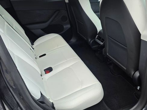 Used 2024 Tesla Model Y Long Range image 15