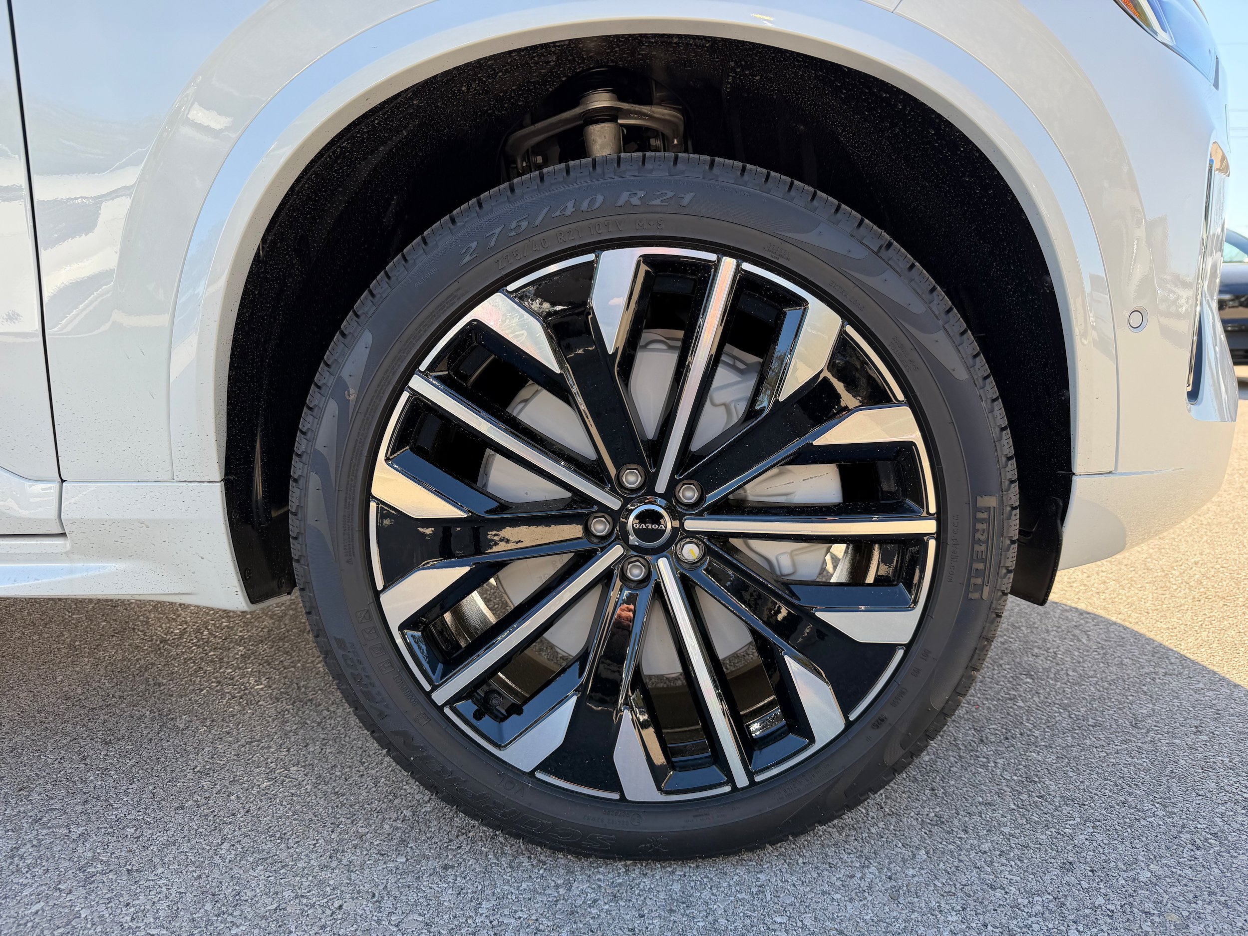 New 2026 Volvo XC90 T8 Plus w/ Protection Package Premier AWD/4WD image 7