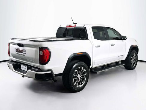 Used 2024 GMC Canyon Denali image 9