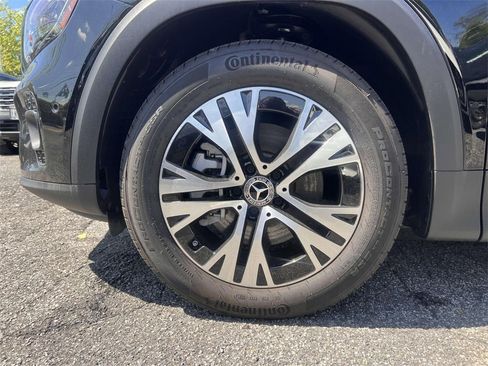 Used 2024 Mercedes-Benz GLB 250 4MATIC image 9