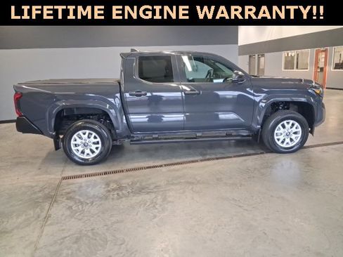 Used 2024 Toyota Tacoma SR image 10