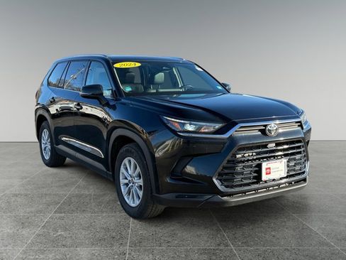 Certified 2024 Toyota Grand Highlander XLE image 7