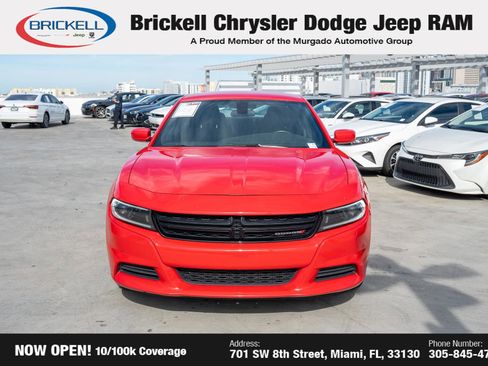 Used 2022 Dodge Charger SXT image 2