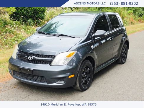 Used 2006 Scion xA FWD image 1
