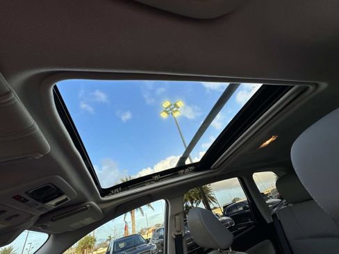 Used 2016 Subaru Forester 2.5i Touring w/ Eyesight & Navigation System image 28