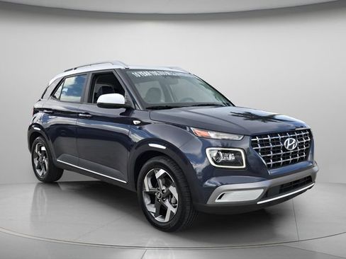 Used 2023 Hyundai Venue Limited w/ Cargo Package FWD image 9