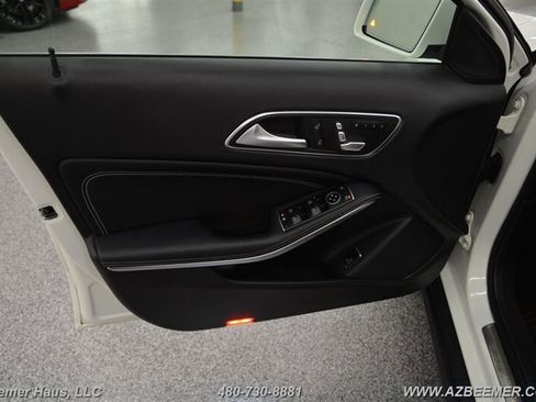 Used 2018 Mercedes-Benz GLA 250 4MATIC w/ Premium Package image 37