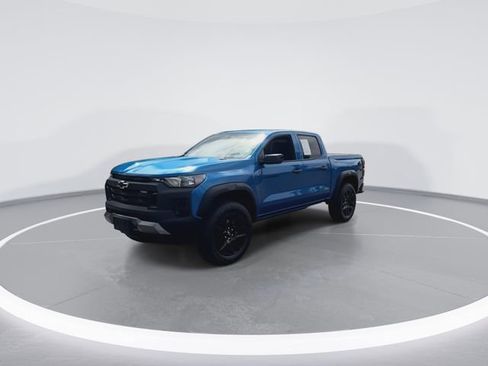 Used 2023 Chevrolet Colorado Trail Boss w/ Technology Package AWD/4WD image 5