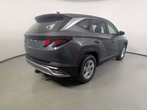 Certified 2025 Hyundai Tucson SE FWD image 8