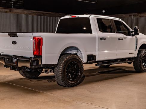 Used 2023 Ford F350 XLT image 9