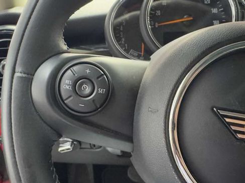Used 2019 MINI Cooper 4-Door Hardtop w/ Signature Upholstery Package FWD image 28