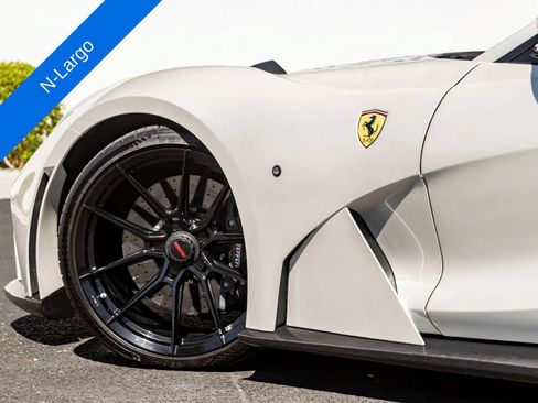 Used 2020 Ferrari 812 Superfast RWD image 11