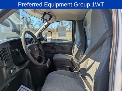 Used 2014 Chevrolet Express 3500 RWD image 9