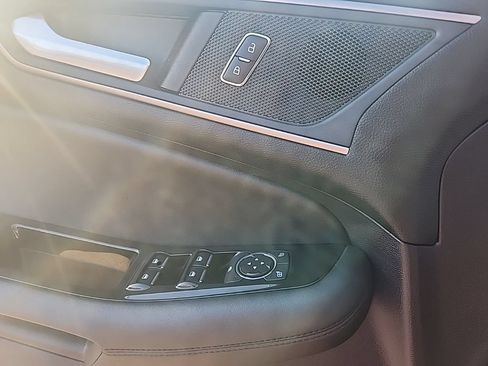 Used 2019 Ford Edge SEL w/ Equipment Group 201A FWD image 26