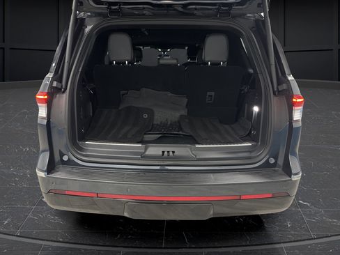 Used 2024 Lincoln Navigator Premiere AWD/4WD image 15