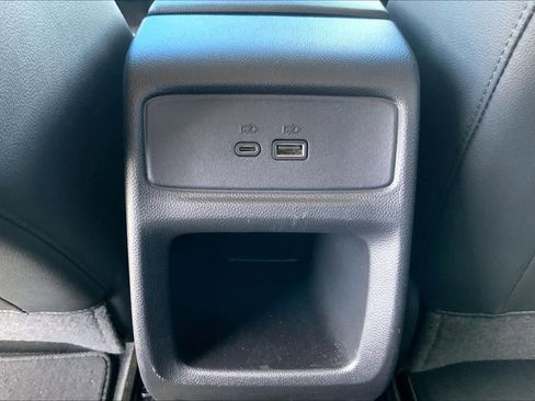 Used 2025 Chevrolet Trax LT w/ LT Convenience Package image 36