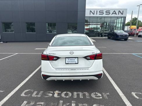 Used 2023 Nissan Altima 2.5 SV FWD image 7