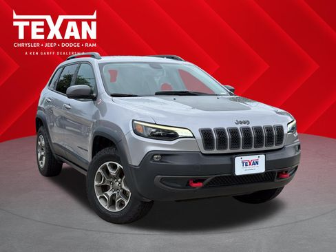 Used 2020 Jeep Cherokee Trailhawk AWD/4WD image 1