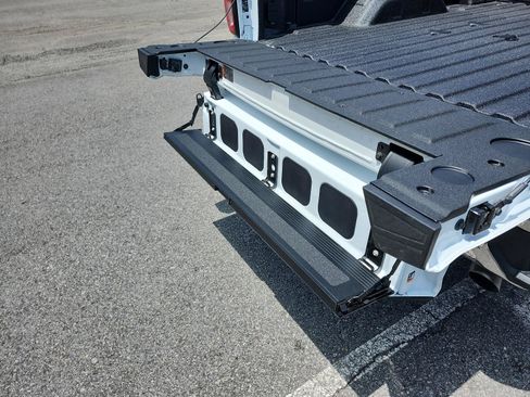 New 2026 GMC Sierra 2500 SLE w/ SLE Value Package; AWD/4WD image 11