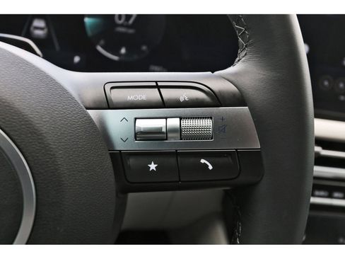 Certified 2025 Hyundai Tucson SEL FWD image 18