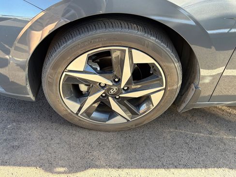 Used 2023 Hyundai Elantra SEL w/ Convenience Package FWD image 6